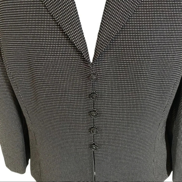 Tahari Blazer textured dotted rose button detail black and white Jacket  size 10 - Picture 9 of 12